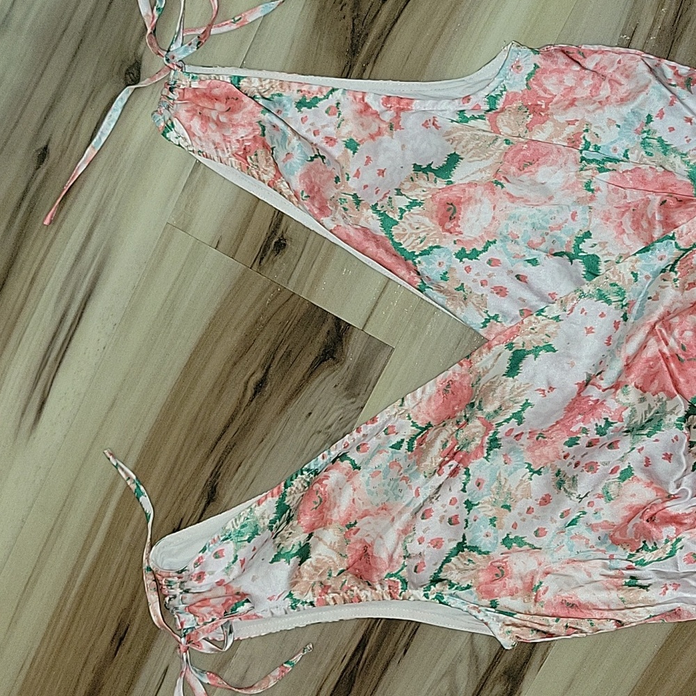 NWT Fanco Ruched & Ruffle Hem Floral Dress - Picture 3 of 16